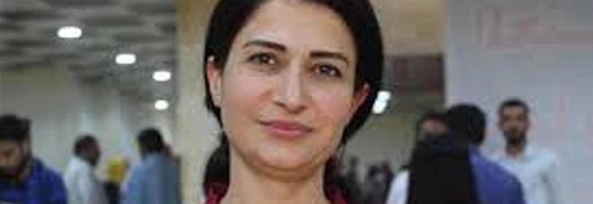 Hevrin Khalaf, uccisa la paladina curda delle donne: trucidata dai filo-turchi