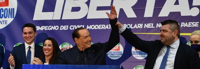 Berlusconi attacca l'America e la Nato: «Non ci sono le premesse per far sedere a un tavolo Putin»