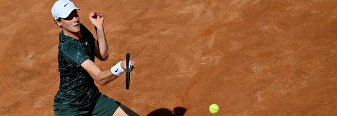 Internazionali di Roma, Sinner non si ferma più e vola ai quarti: battuto Krajinovic