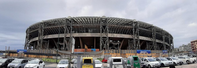 Napoli, parcheggiatori abusivi allo stadio Maradona: 3 denunce e 2 sanzioni