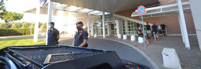 Focolaio bengalesi a Fiumicino, l'esercito all'hotel Hilton: negativi i primi tamponi