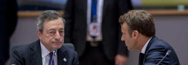 AstraZeneca, Draghi sente Macron: «Sospensione temporanea, con ok Ema si riparte giovedì 18»