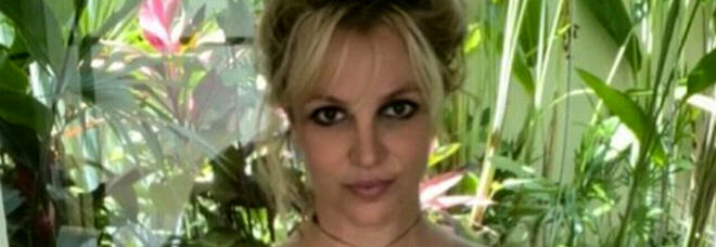 Britney Spears, paura tra i fan di Instagram. L'ultimo post spaventa: «Stai bene? Sei nei guai?»
