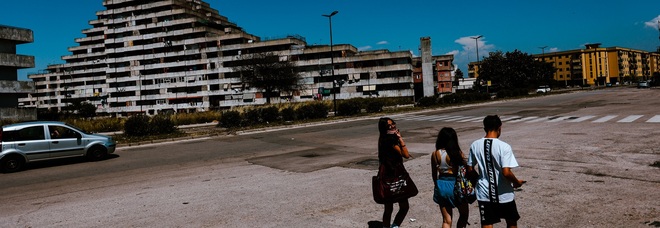 Covid in Campania, 2.876 casi e un morto: l'indice di contagio cala al 18,62% ma aumentano i ricoveri