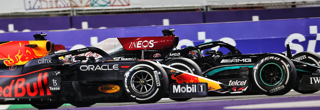Hamilton e Verstappen in lotta a Jeddah