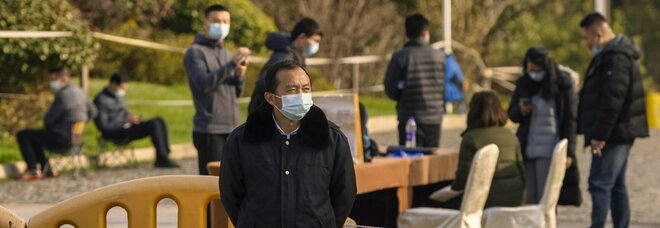Wuhan, conclusa missione Oms: «Virus dagli animali, nessuna fuga dal laboratorio»