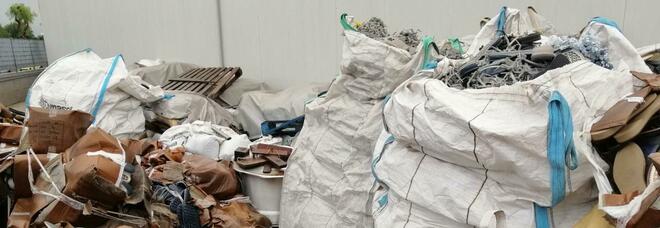 «Terra dei fuochi», l'operazione contro lo smaltimento illecito dei rifiuti: 2 denunce