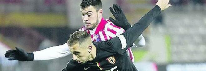 Il Benevento vince sul filo del rasoio, Caserta: «Va migliorata la gestione»