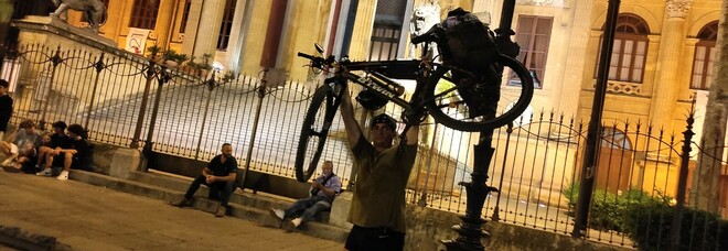 L’impresa di Filippo, che gira l’Italia in bicicletta in diretta streaming
