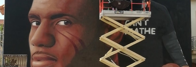 LeBron a Casapulla, l'ultimo lavoro di Jorit: sulla maglia il grido «I can't breathe»