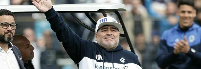 Maradona, dieci mesi senza verità: «Non connetteva dopo il cambio di cure»
