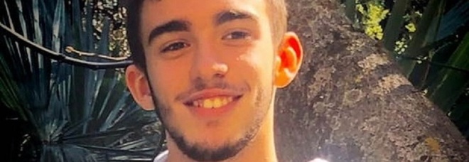 Sbanda in moto, schianto choc: Luca Bergamaschi muore a 18 anni davanti al papà e ai suoi amici più cari