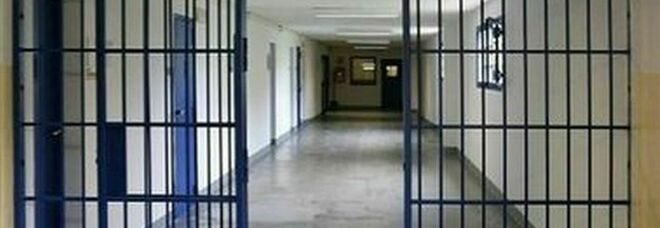 Suicidio nel carcere di Arienzo: detenuto si toglie la vita a 50 anni