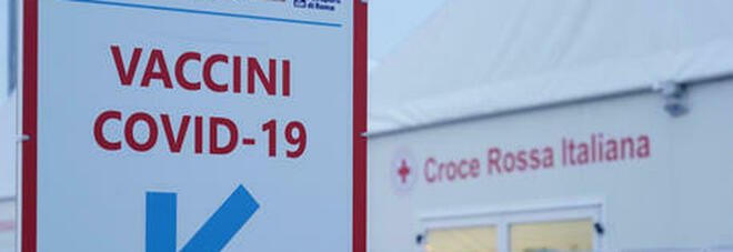 Vaccini over 40 nel Lazio, Open night negli hub: 20 mila dosi fino alle 24
