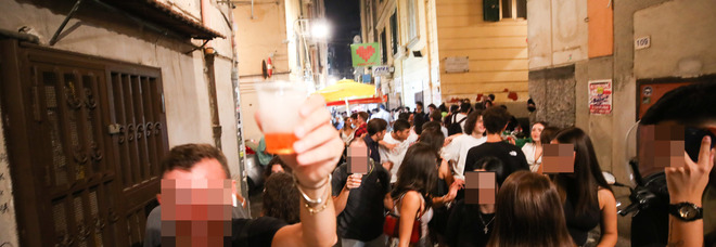 Napoli, Centro storico: somministra bevande alcoliche a 2minori, minimarket chiuso per 10 giorni