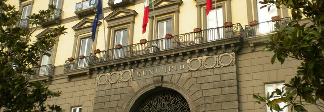 Covid a Napoli, focolaio al Comune: un positivo nello staff del sindaco Manfredi