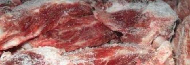 Sequestrati 14 chili di carne bovina in una polleria-rosticceria napoletana
