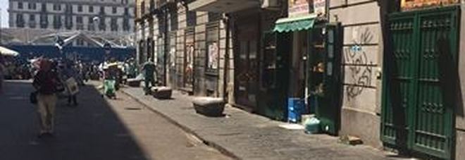Napoli, sgomberato il suk di piazza Garibaldi: «Via Bologna crocevia del turismo»