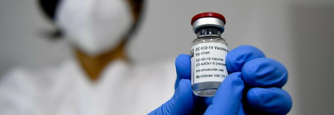 Vaccini a domicilio, è allarme a Napoli: «Attenti alle telefonate truffa»