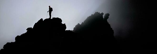 Aosta, due alpinisti precipitano dalla cresta del Rothorn a 3.150 metri di quota: morti