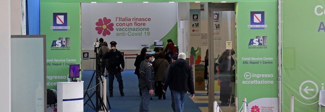 Covid in Campania, quasi 800 positivi: 4 morti e tasso di contagio al 2,9%