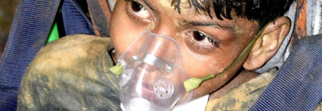 Rahul Sahu, il miracolo dell'Alfredino indiano: nel pozzo 100 ore ma salvo. È sordomuto e non poteva chiedere aiuto