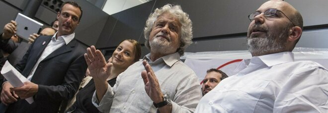La sfida di Crimi a Grillo: «Si vota, non su Rousseau». E Beppe: c è un Opa ostile