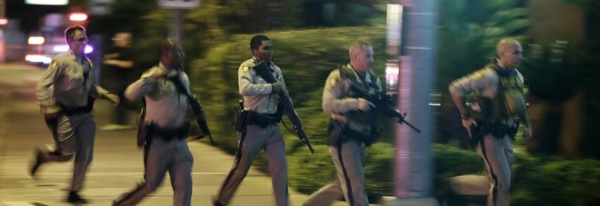 Polizia a Las Vegas dopo la strage