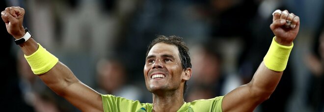 Roland Garros, Nadal batte Djokovic e vola in semifinale: «Continuo a giocare per serate così»