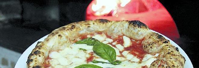 Pizza a canotto, il segno culturale segno della nuova generazione