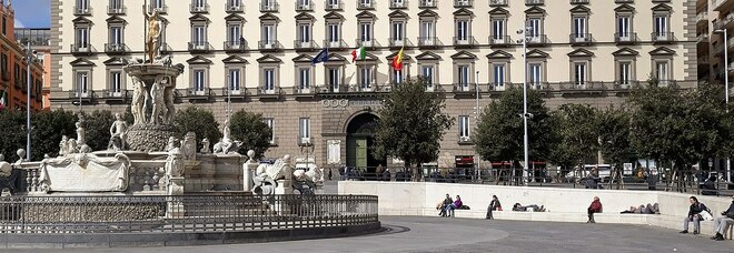 Napoli, 300 enti «fantasma»: il Comune vara la stretta sugli affitti low cost