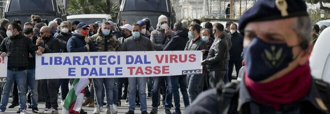 Napoli zona rossa, la rivolta delle partite Iva: «A noi solo briciole, ora basta»