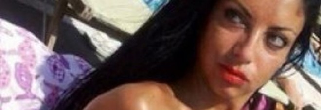 Tiziana, suicida per il video hot L'atto d'accusa della madre: «Schiava del fidanzato»