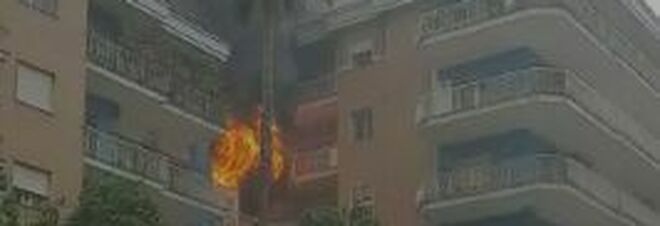 Incendio con esplosione ai Colli Aminei: donna e bimbo in ospedale