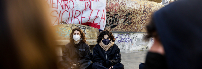 Scuole aperte e proteste a Napoli, la preside del liceo Vico chiama la polizia