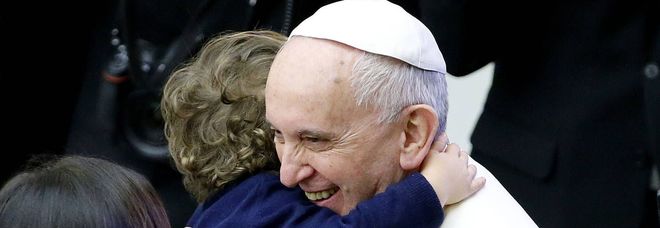 Papa Francesco ai bambini: «I soldi servono per vivere, ma non si può vivere per il denaro»