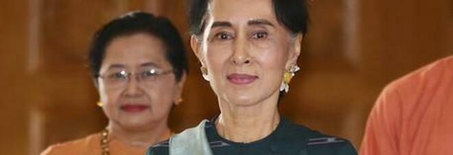 Aung San Suu Kyi condannata a 4 anni per «istigazione al dissenso e violazione del norme sul Covid»