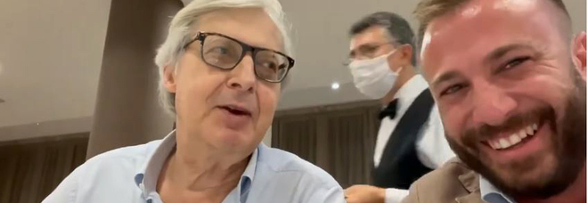Sgarbi e il sindaco di Giulianova parlano di sesso: video choc. «Offende le donne, spot sessista»