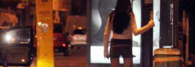 Costretta a prostituirsi, resta incinta salvata dai vigili urbani di Napoli