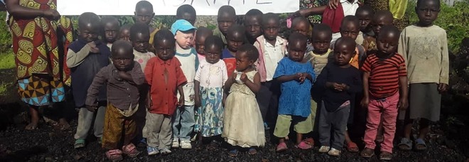 Arrivati in Congo settemila tamponi Novabee, donati dall'associazione di Castel Volturno