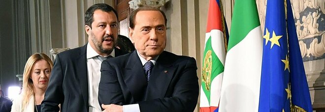 Silvio Berlusconi cerca il suo erede, il piano di Forza Italia: rafforzare il fronte moderato