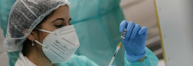 Evitati 150.000 morti (74.000 con Omicron) grazie ai vaccini, l'Iss: «8 milioni di casi Covid in meno»