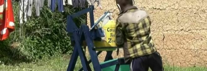 Uccide 10 bambini e beve il loro sangue: caccia al "vampiro" del Kenya fuggito dal carcere