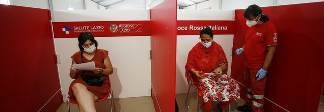 Roma, medici no vax: «Le Asl non ci comunicano i nomi». C'è il rischio ricorso