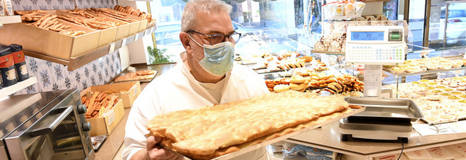 Inflazione, volano i prezzi della spesa a Napoli: su pane, pasta e caffè rincari del 30 per cento