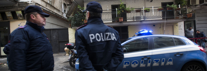 Napoli, controlli anti-droga: arrestato spacciatore 46enne alle Case Nuove