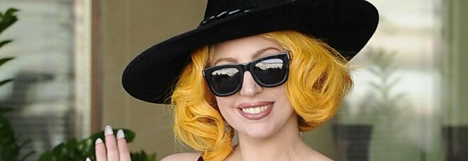 Lady Gaga, il giallo dei cani: ritrovati legati a un palo da una passante (che avrà ricompensa)