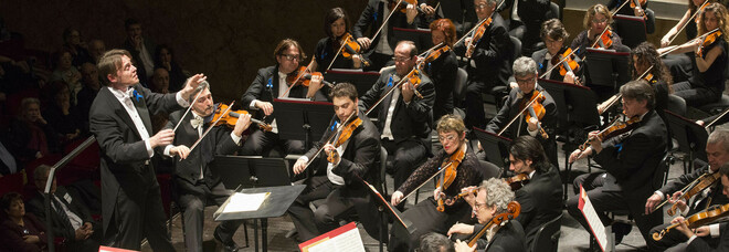 Teatro San Carlo, Mariotti dirige l'orchestra nelle prime Sinfonie di Beethoven e Schumann, venerdì 3 dicembre