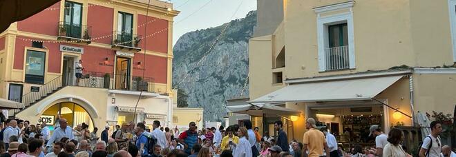 Capri chiede rinforzi, il grido di denuncia: «Furti, truffe e caos di turisti»