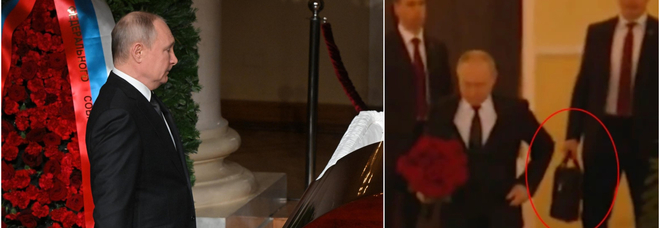 Putin, la valigetta con i codici nucleari al funerale di Zhirinovsky: la foto che svela la paranoia dello zar